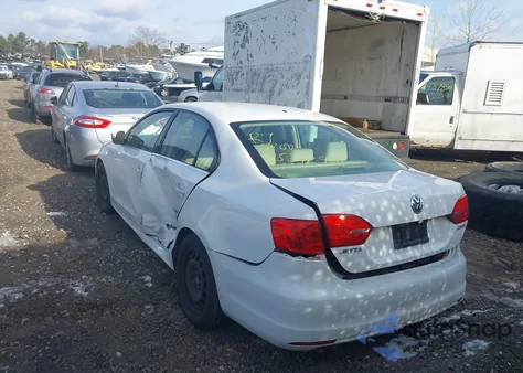 2013 Volkswagen Jetta 2.5L Se z USA, uszkodzony, nr VIN 3VWDP7AJ8DM395977